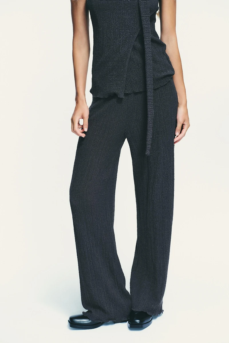 TEXTURED STRAIGHT LEG PANTS