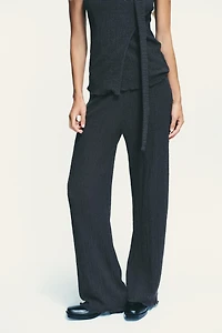 TEXTURED STRAIGHT LEG PANTS