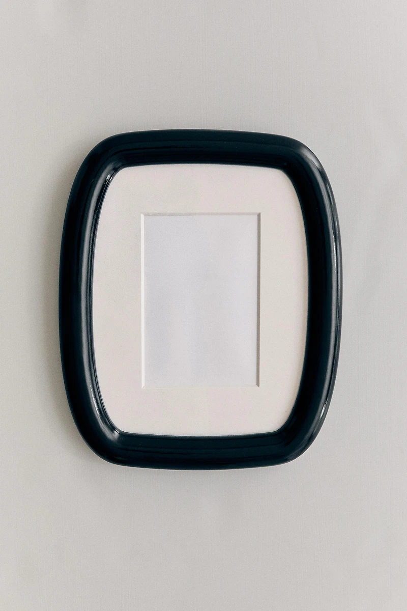 OVAL WOODEN PICTURE FRAME