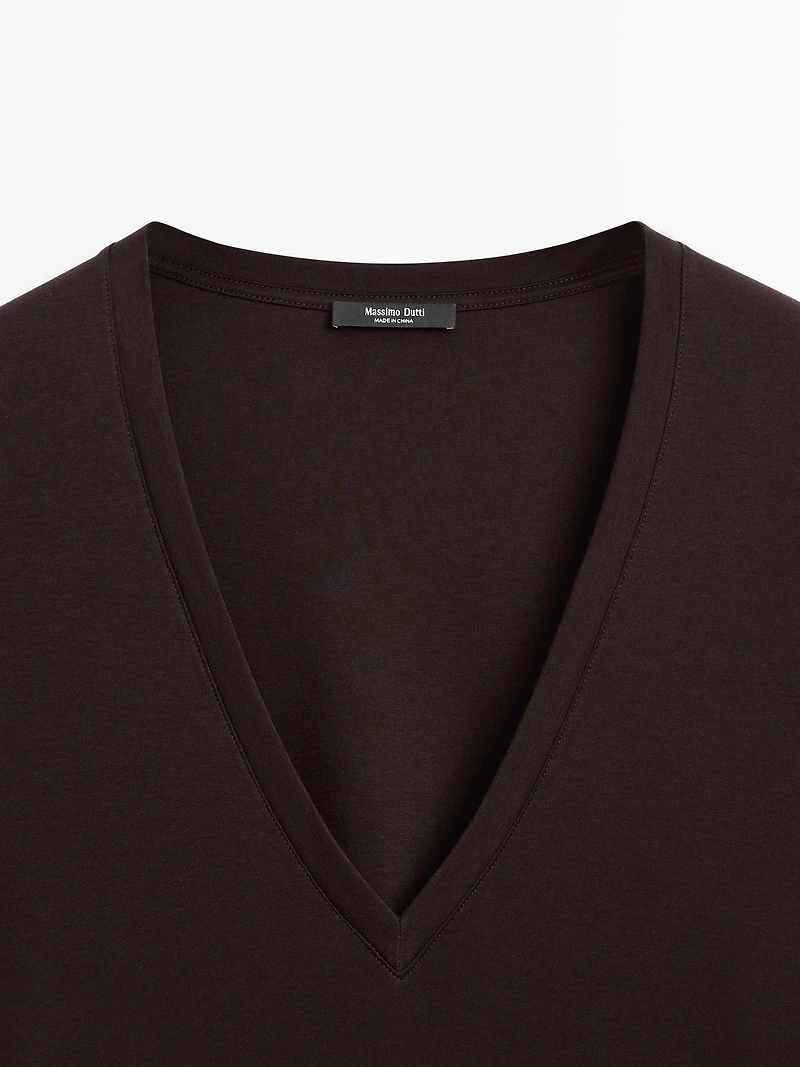 Flowing V-neck T-shirt