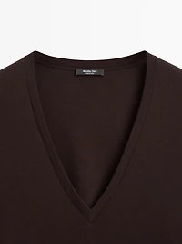 Flowing V-neck T-shirt