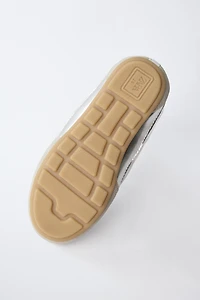 FASHION SNEAKERS