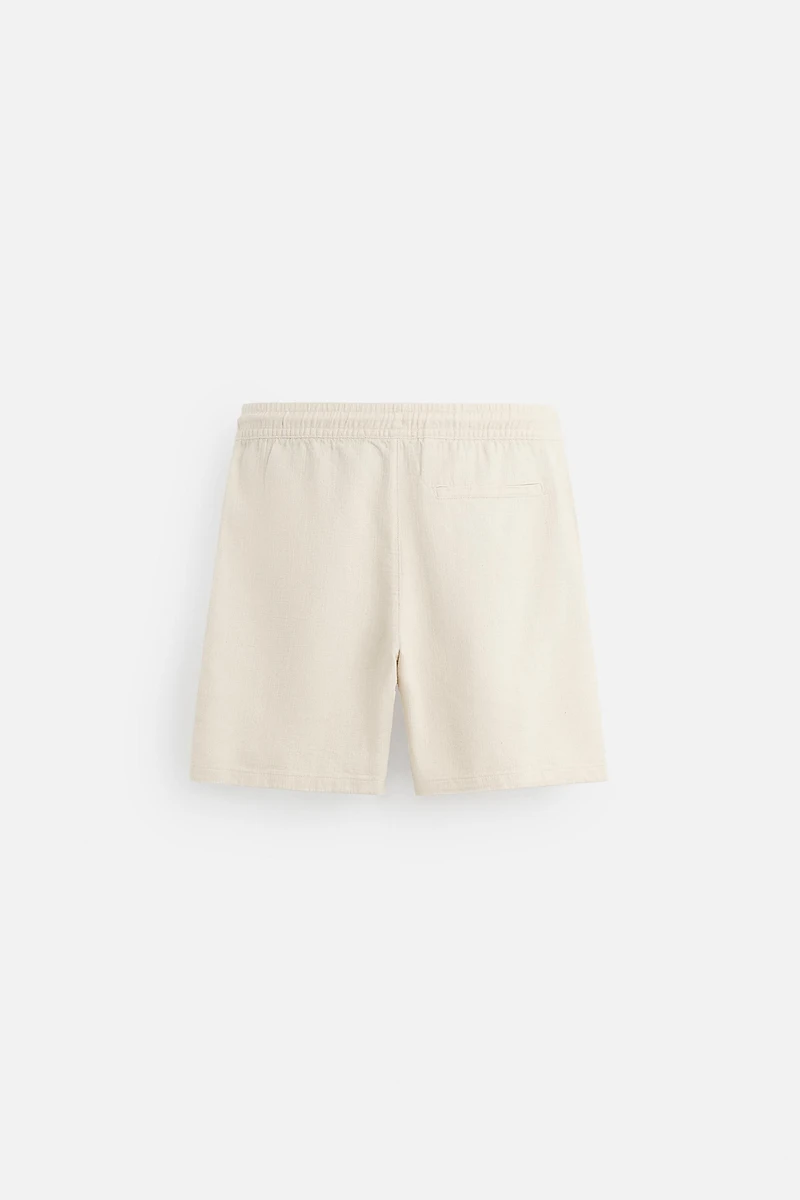 TEXTURED REGULAR FIT SHORTS