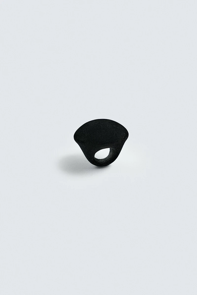 MAXI VELVET FINISH RING HARRY LAMBERT FOR ZARA X DISNEY