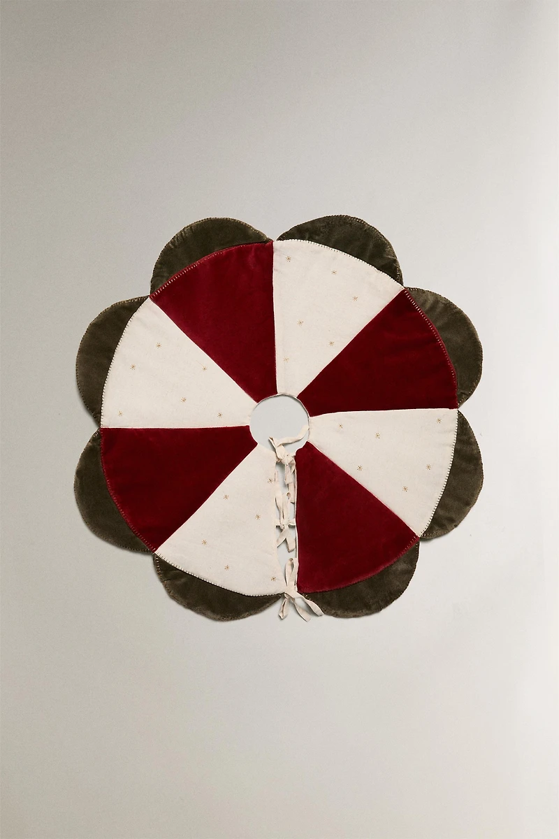 DECORATIVE VELVET CHRISTMAS TREE SKIRT