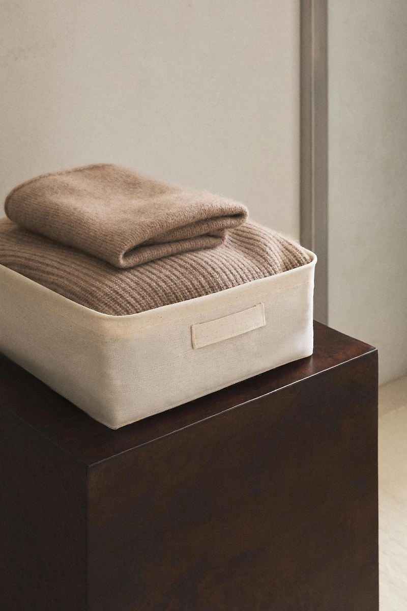 LINEN ORGANIZER BASKET