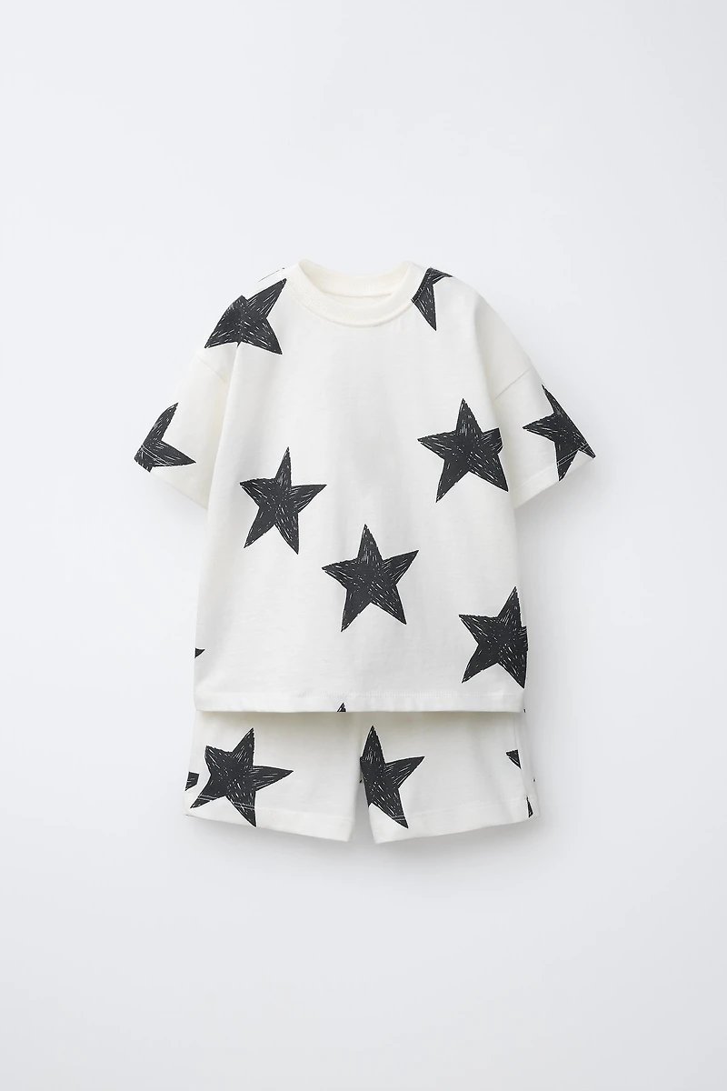 ENSEMBLE JOGGING T-SHIRT ET BERMUDA ÉTOILES