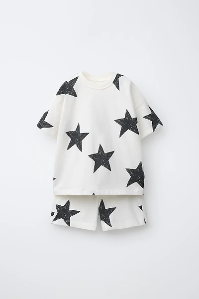 ENSEMBLE JOGGING T-SHIRT ET BERMUDA ÉTOILES