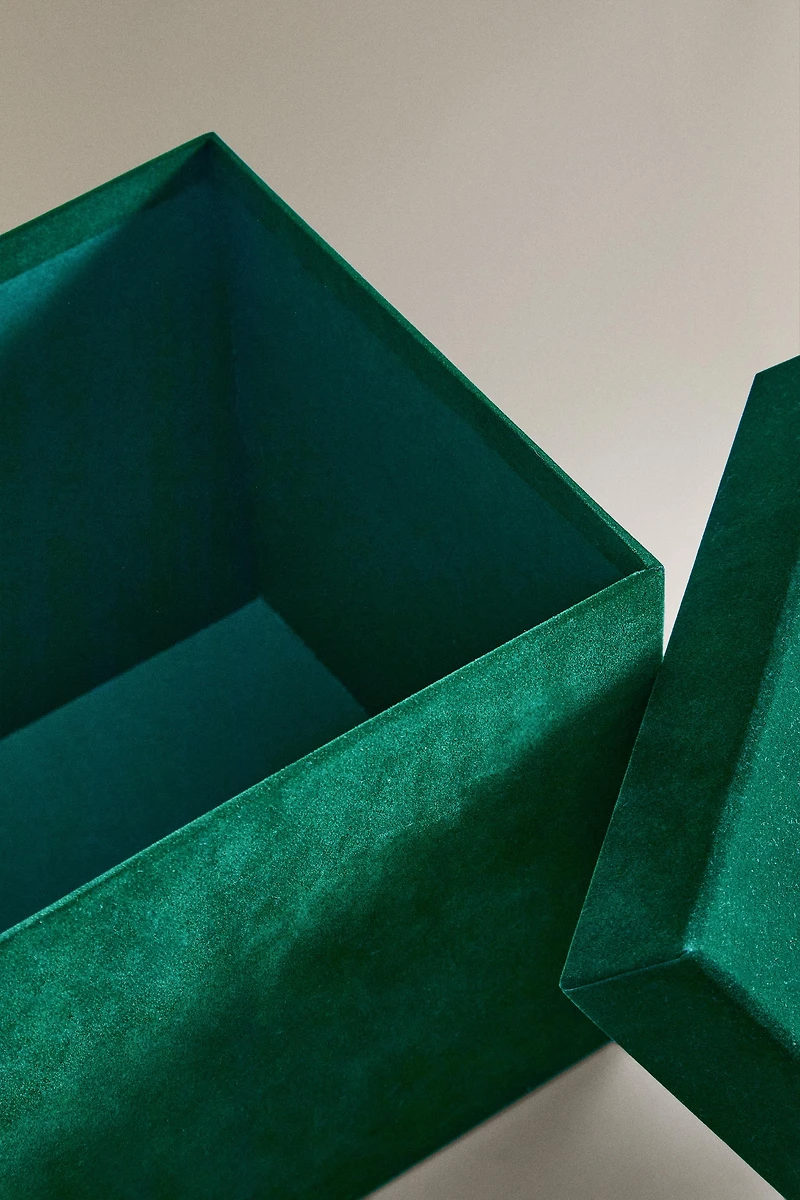 SQUARE VELVET CHRISTMAS BOX