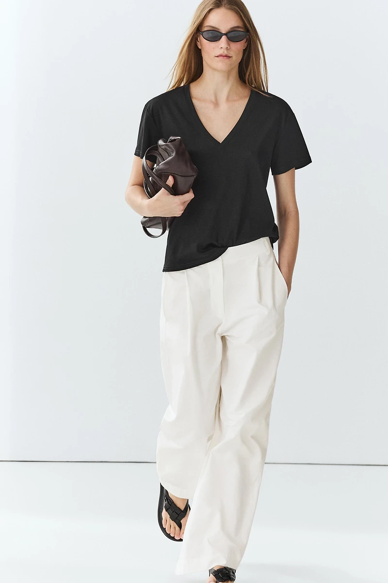 Flowing V-neck T-shirt