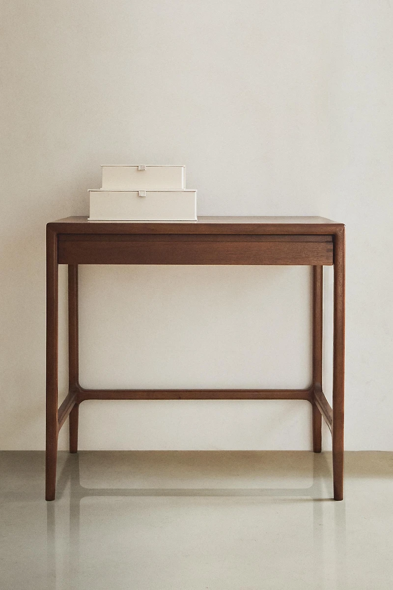 WOODEN VANITY UNIT