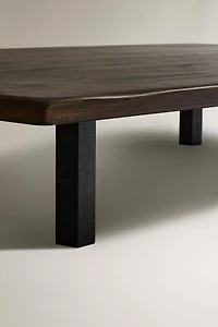LOW-LEGGED COFFEE TABLE