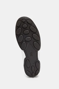 METALLIC-EFFECT RUNNING SHOES