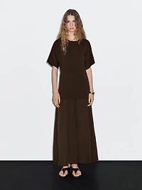 Knit dress with contrast gathered detail