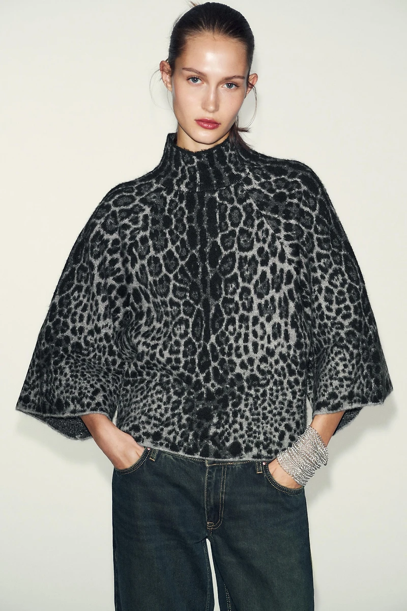 PULL EN MAILLE À MANCHES LARGES