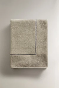 PLAIN BEACH TOWEL WITH BORDER