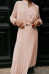 ROBE MIDI PLISSÉE CEINTURE