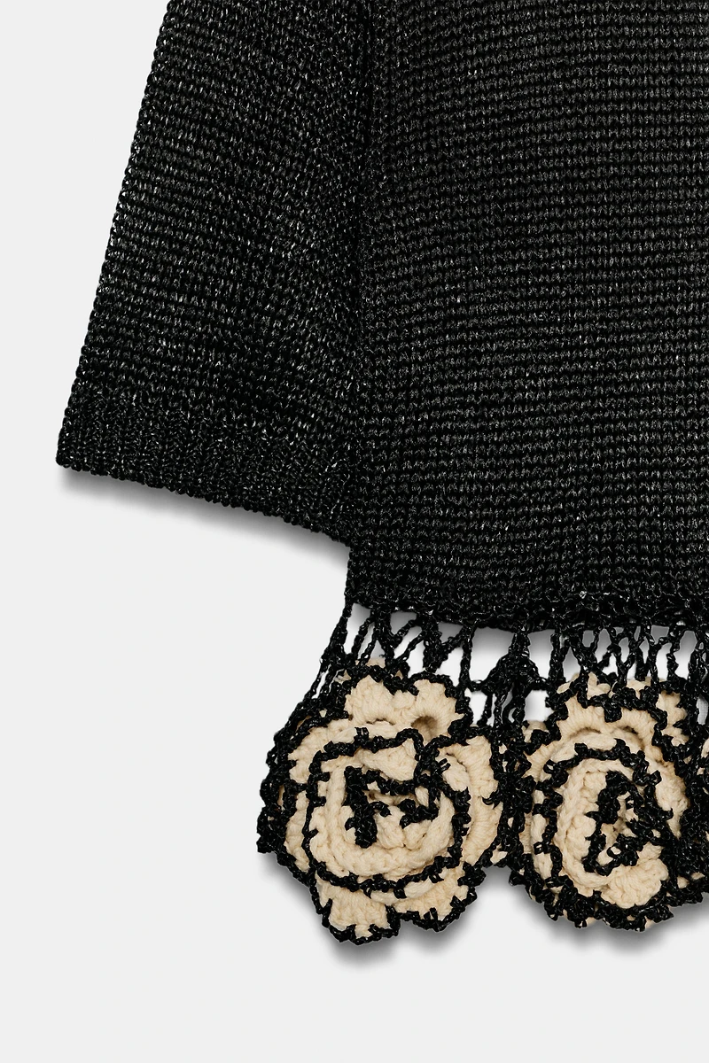 TEXTURED FLORAL KNIT TOP