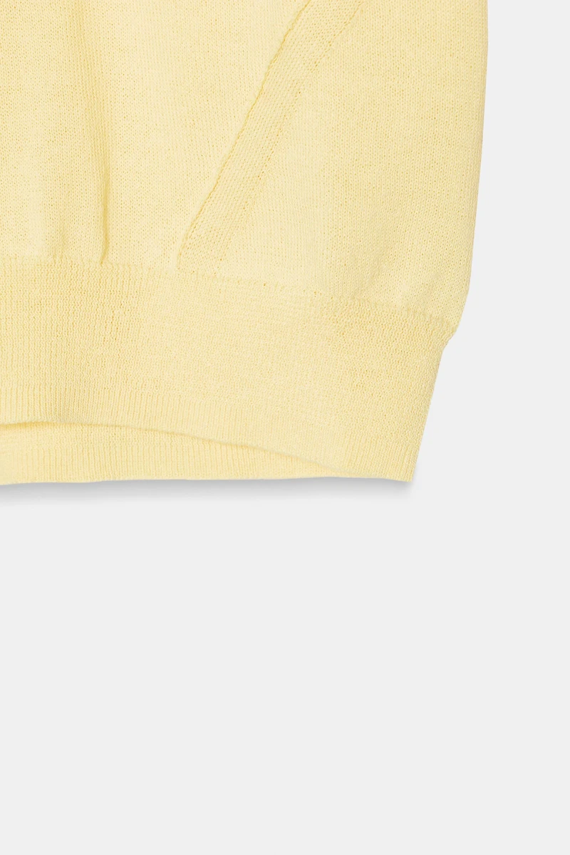 SHORT SLEEVE V-NECK KNIT TOP