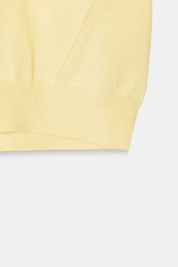 SHORT SLEEVE V-NECK KNIT TOP