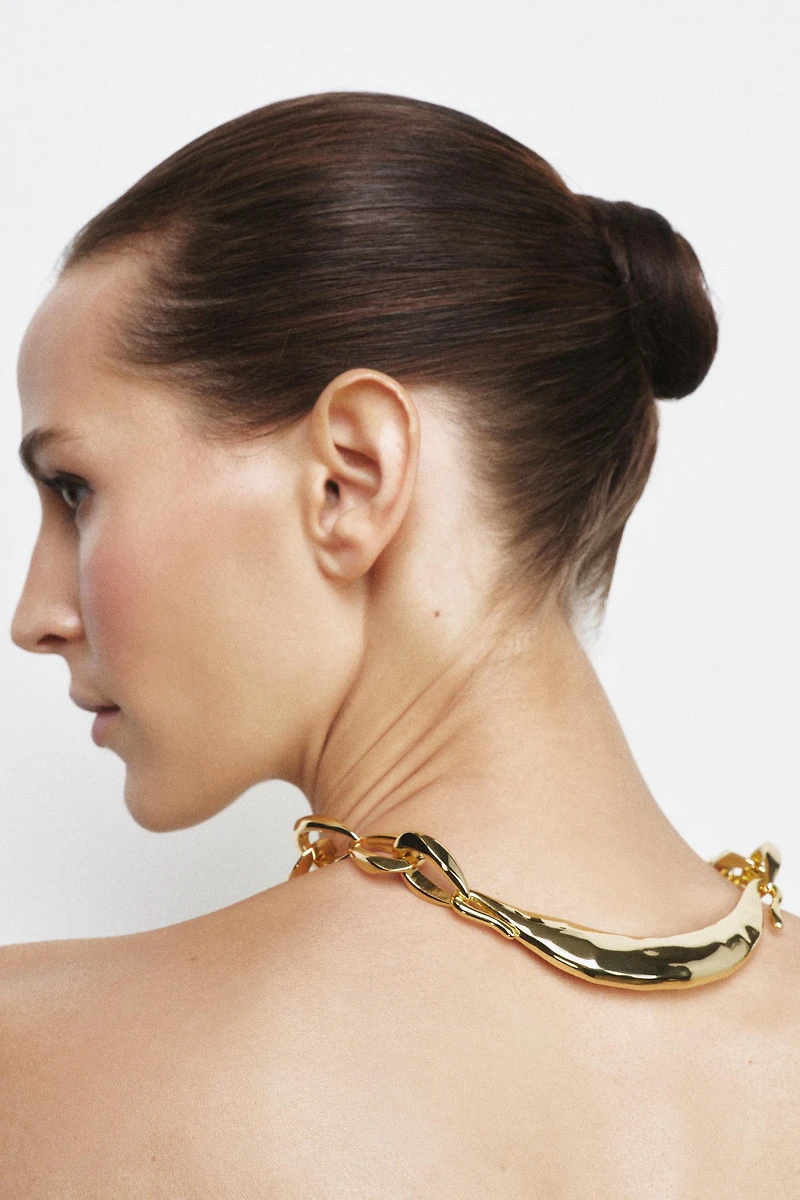 METAL CHAIN NECKLACE
