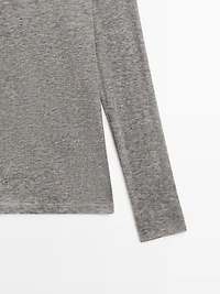 V-neck T-shirt with lace detail