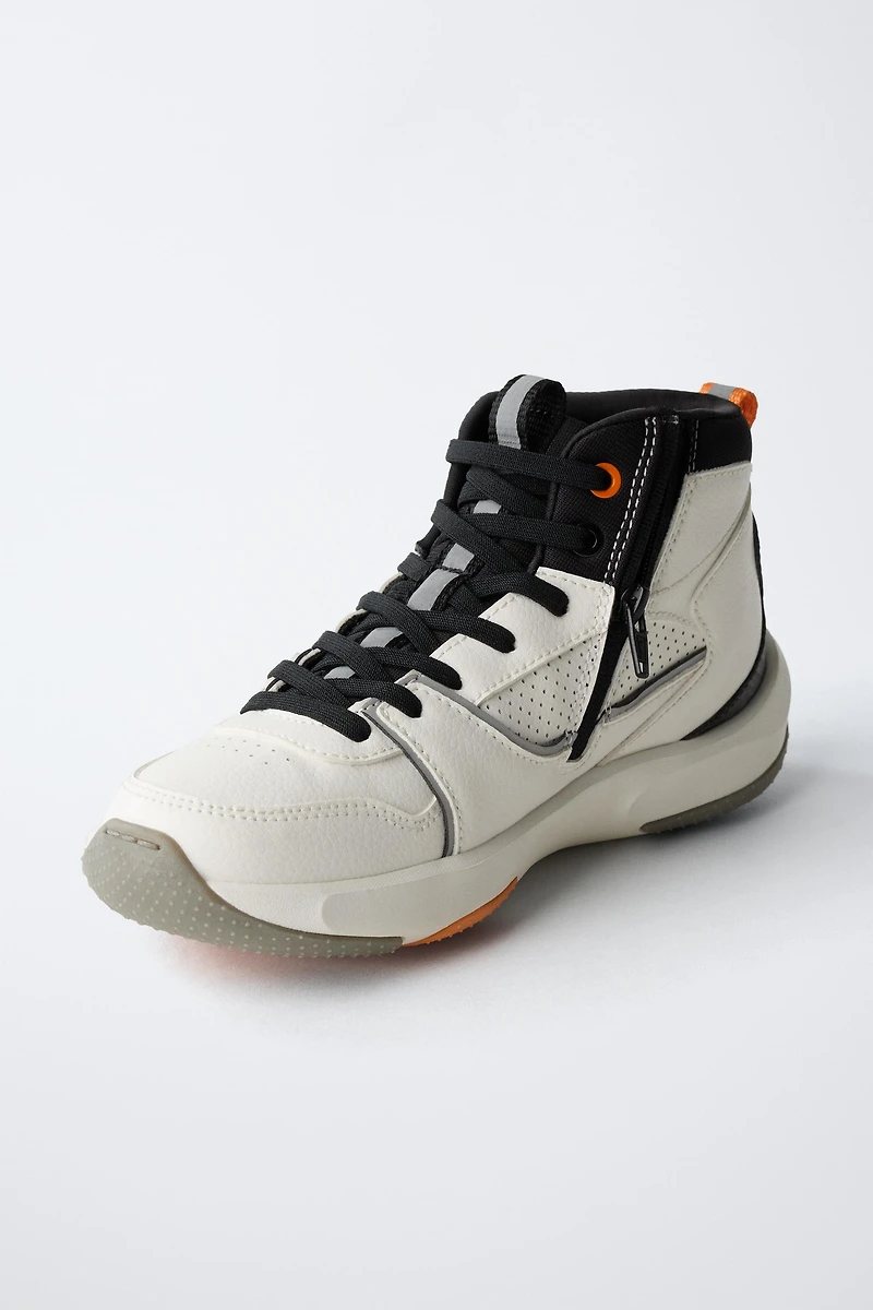 BASKETS MONTANTES SPORTIVES