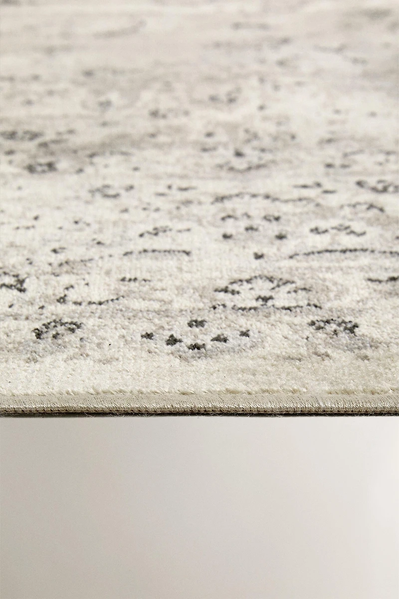 VINTAGE STYLE AREA RUG