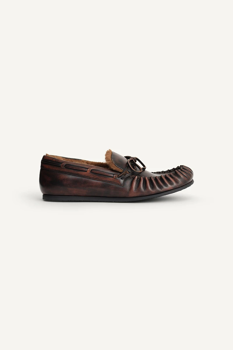 LIMITED EDITION LEATHER BOW LOAFERS