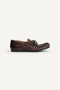 LIMITED EDITION LEATHER BOW LOAFERS