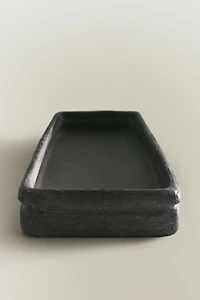 CERAMIC TRAY WITH RECTANGULAR EDGES