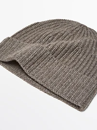 Ribbed 100% cashmere beanie