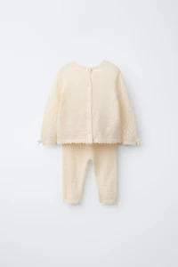ENSEMBLE EN MAILLE AJOURÉE