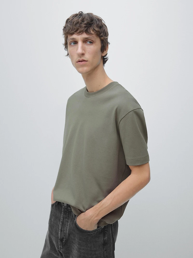 100% cotton medium weight short sleeve T-shirt