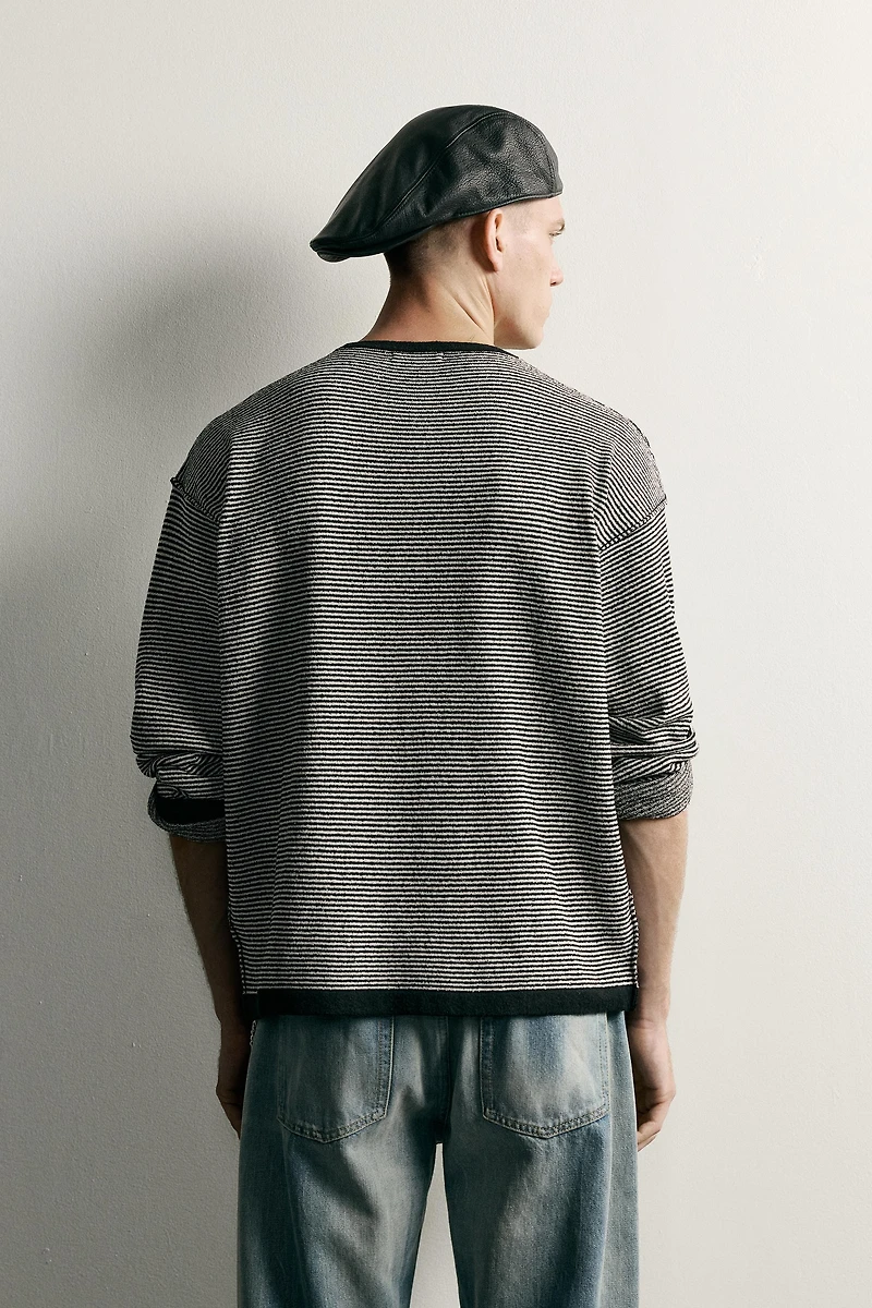 CONTRAST STRIPED SWEATER