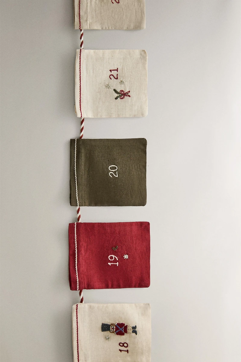 GUIRLANDE CALENDRIER DE L’AVENT BRODERIE NOËL