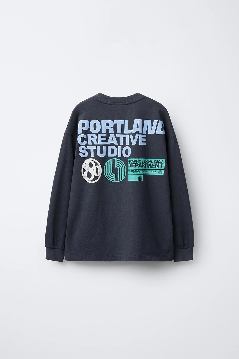 T-SHIRT À INSCRIPTION EN RELIEF