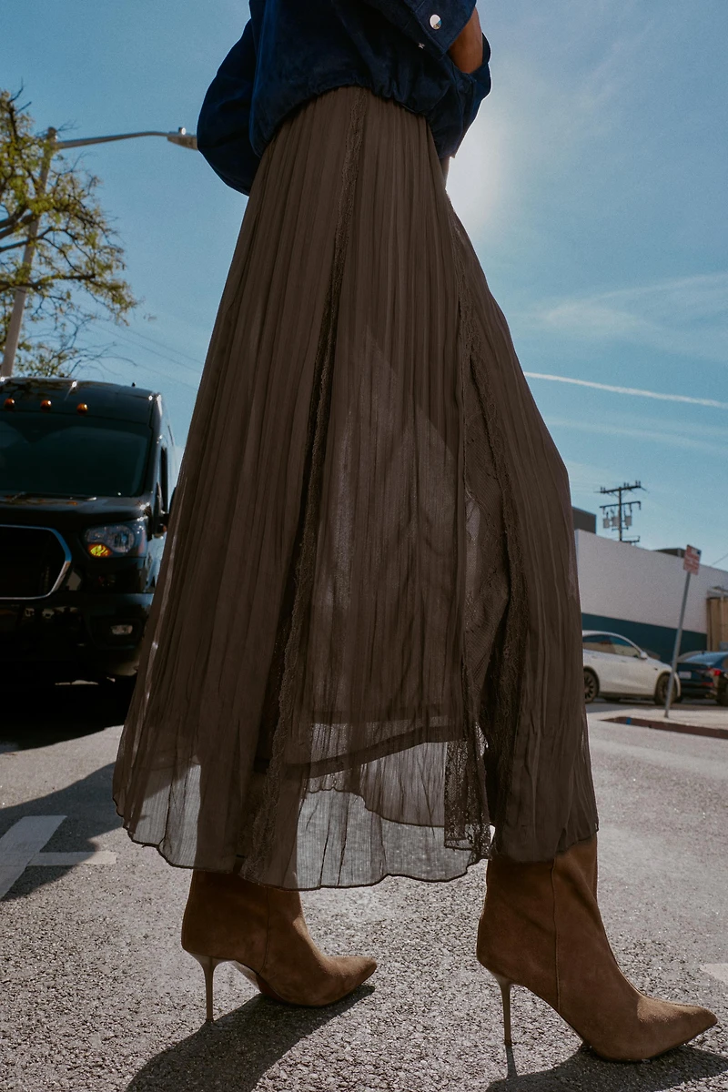 JUPE DENTELLE GODETS