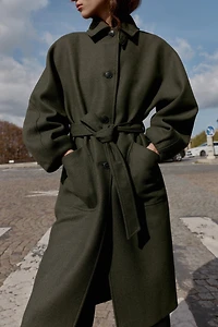 MANTEAU À MANCHES BALLON AVEC LAINE ET COL CONTRASTANT