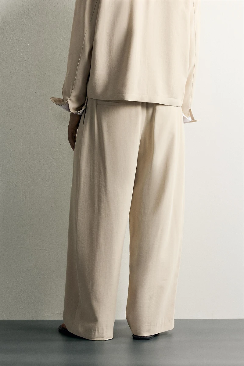 PLEATED RELAXED-FIT PANTS