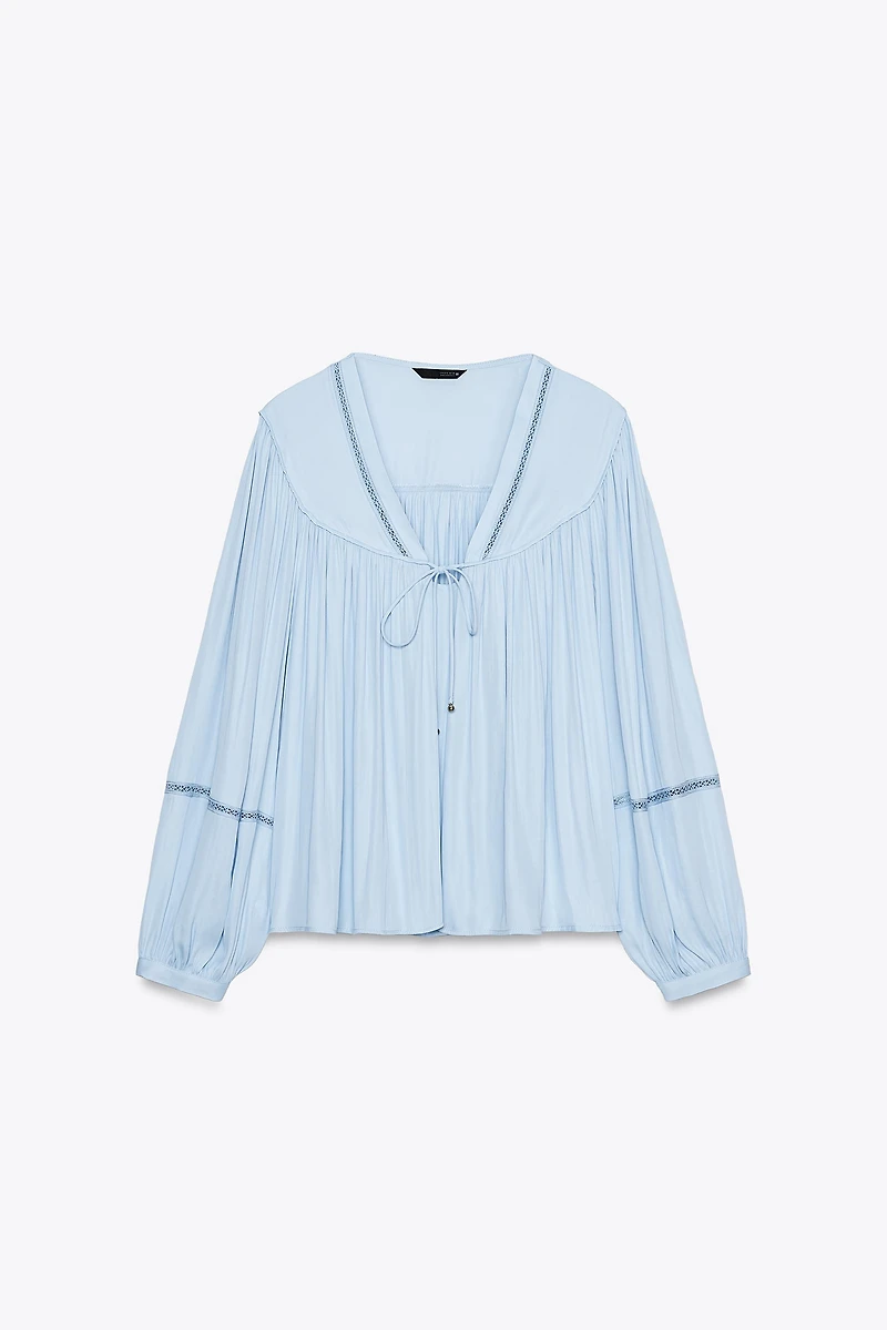 FLOWY LACE TRIM BLOUSE