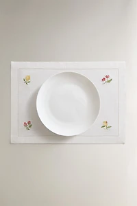 EMBROIDERED FRUIT PLACEMAT