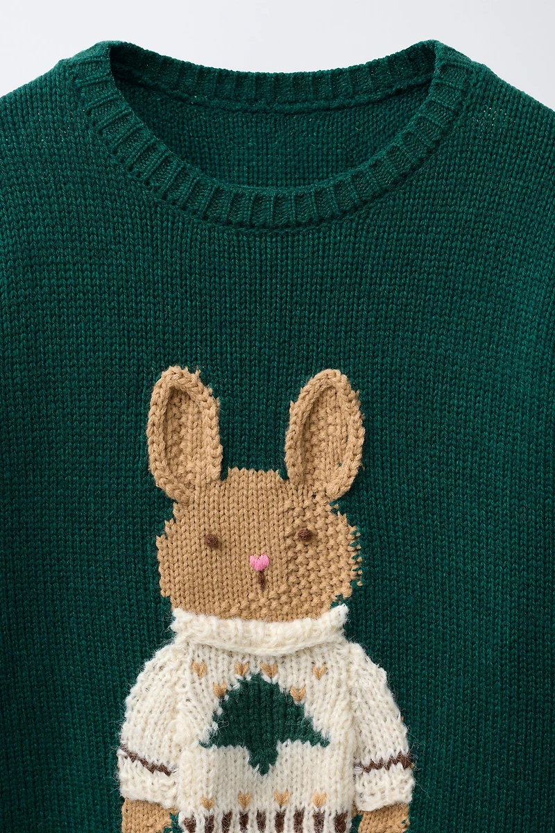 PULL EN MAILLE AVEC LAINE ET LAPIN BRODÉ