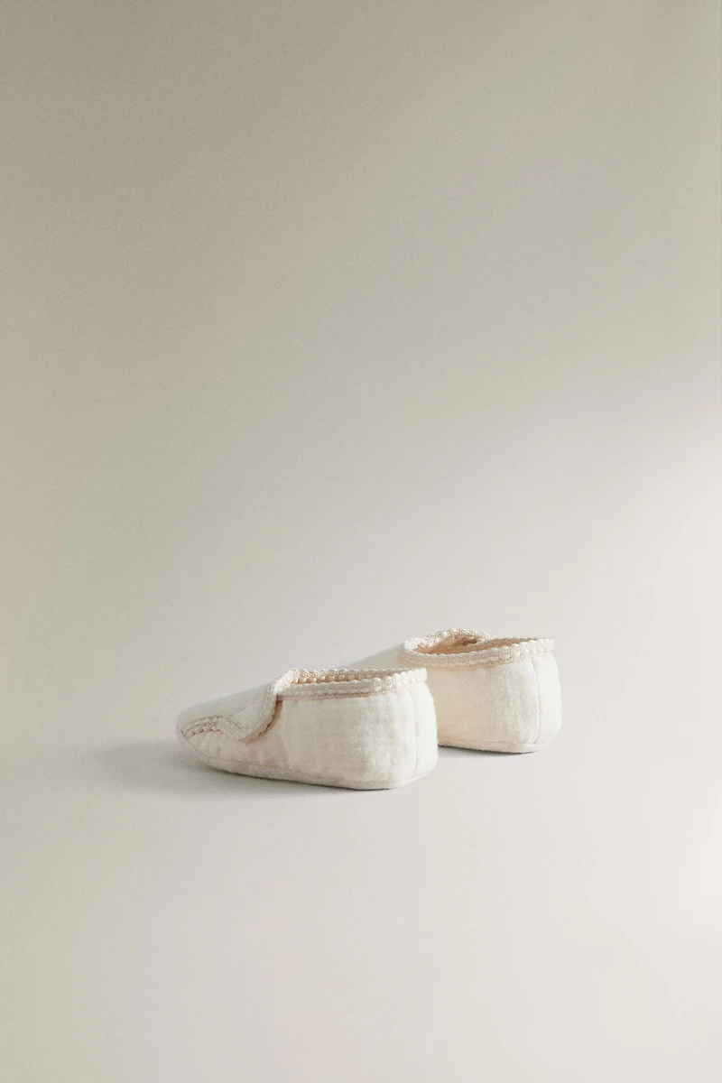 FABRIC BOOTIES
