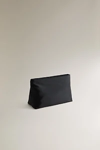TECHNICAL FABRIC TOILETRY BAG