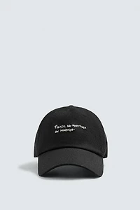 CONTRAST EMBROIDERY CAP