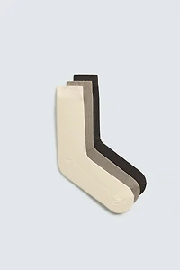 THREE-PACK OF LIGHTWEIGHT SOCKS