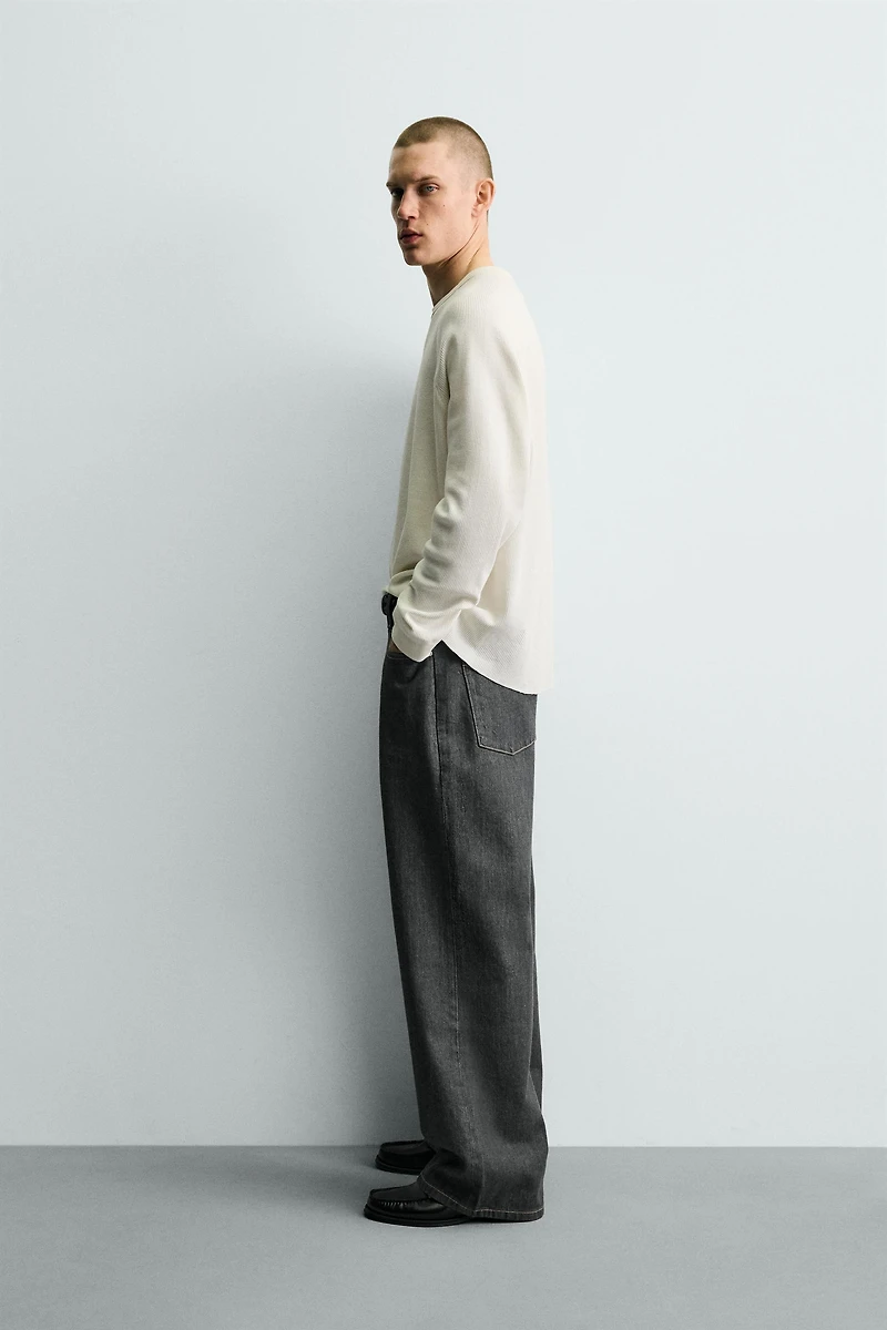 LOOSE FIT JEANS