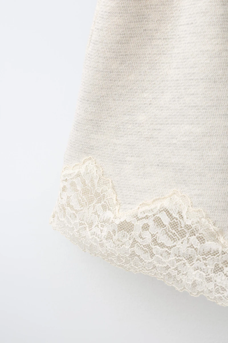 SHORT EN MOLLETON DENTELLE