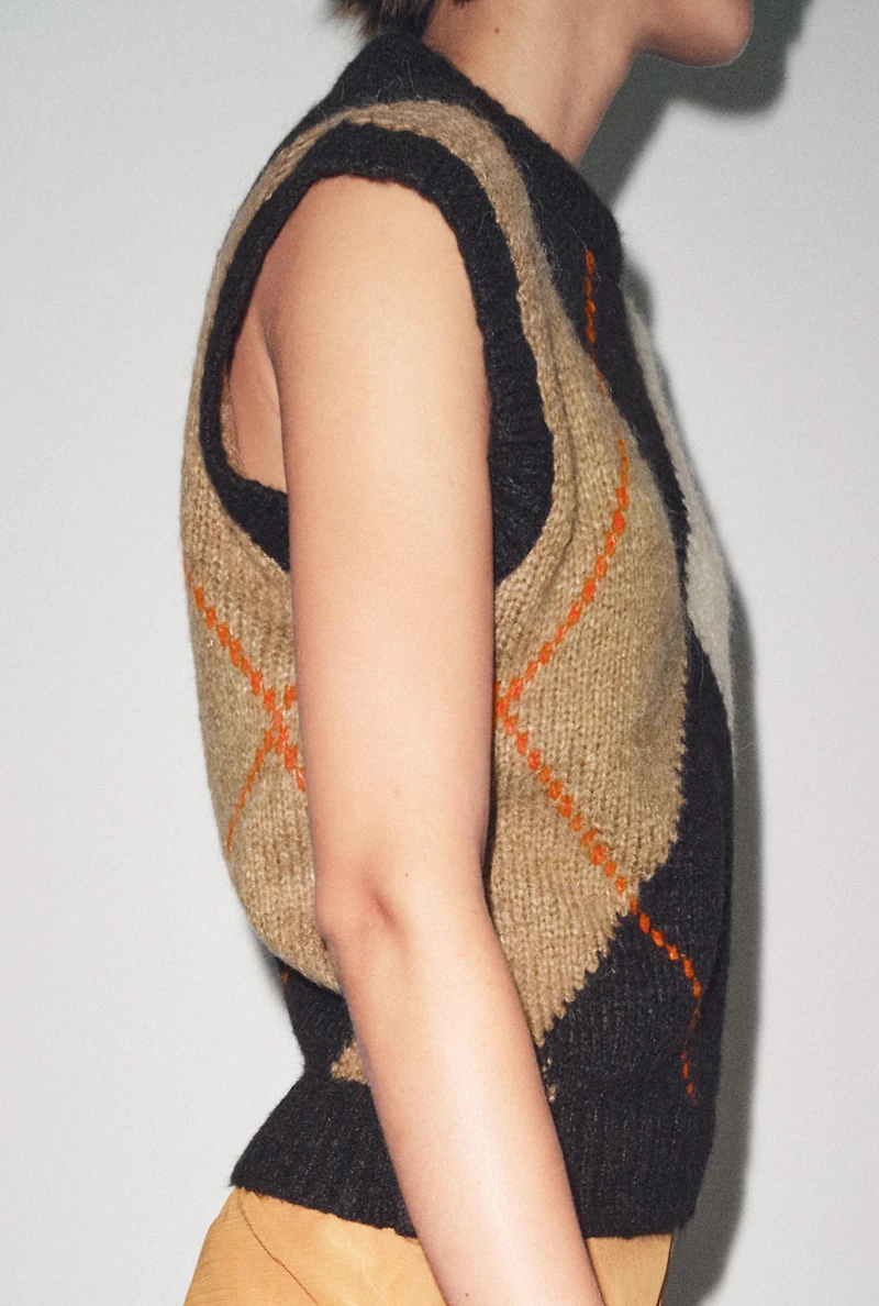ARGYLE KNIT VEST TOP